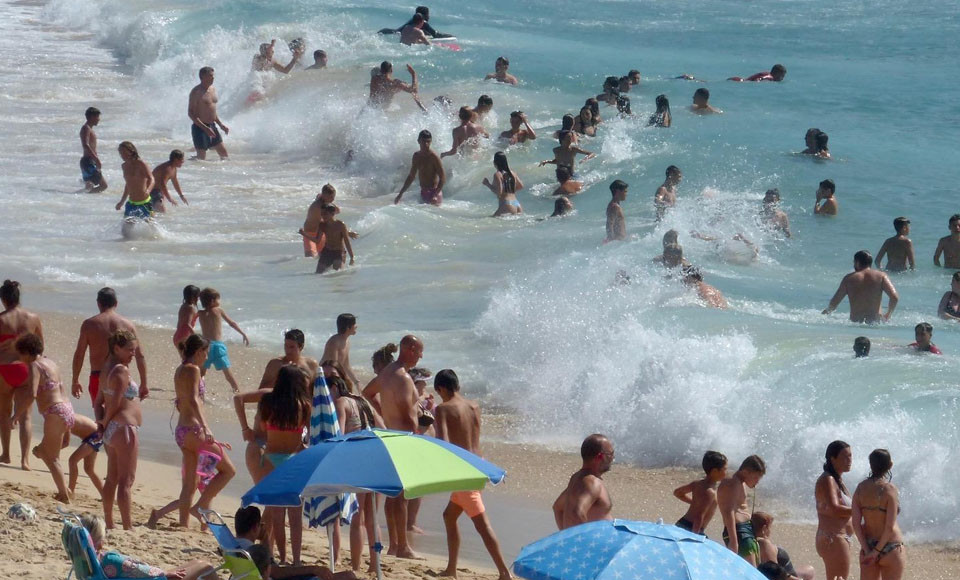 Cuatro playas de Ferrol y el lago de As Pontes conservan este año la Bandera Azul